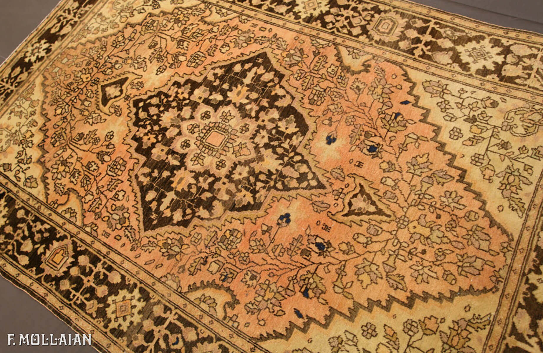 Antique Persian Saruk Farahan Rug n°:37761893